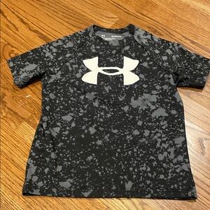 Under Armour Kids Black and Gray Splatter Tee